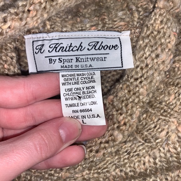 Tan knit sweater - Picture 5 of 5